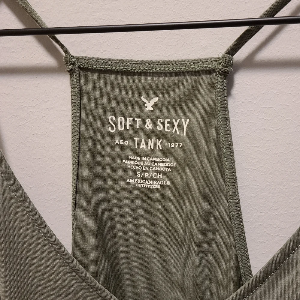 Olive/Sage Green Vneck Tank Top S American Eagle Soft & Sexy Peplum - Picture 5 of 16
